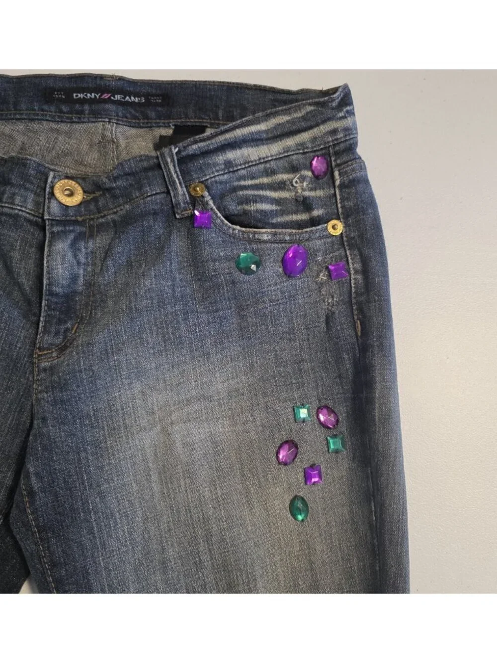 DKNY Jeweled Jeans Blue Distressed Denim Boho Bling Gemstones Juniors Size 9‎